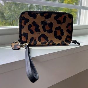 COACH Double Zip Wallet Wristlet Leopard Print